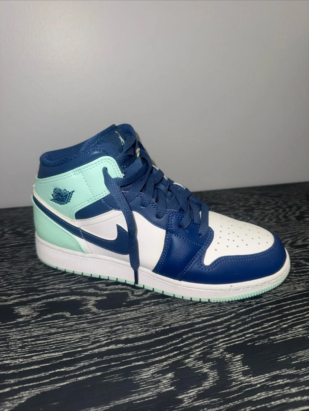 Nike Air Jordan 1 Mid Blue Mint Youth Size 7Y Basketball Sneakers Athletic Shoes
